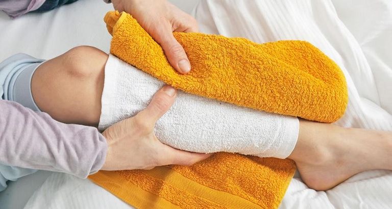 طرق الوقاية من برودة القدمين برودة الساقين والقدمين تعود لأسباب عديدة