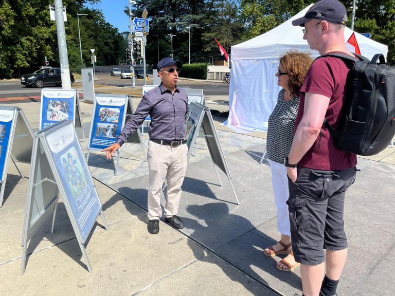 جانب من معرض الصور بجنيف