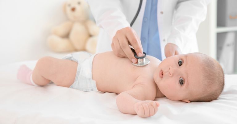 أعراض مرض القلب عند الأطفال حديثي الولادة أعراض مرض القلب عند الأطفال