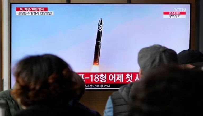 لحظة إطلاق صاروخ باليستي كوري شمالي