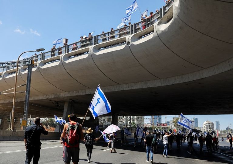 متظاهرون ضد خطة نتنياهو للإصلاح القضائي متظاهرون ضد خطة نتنياهو للإصلاح القضائي