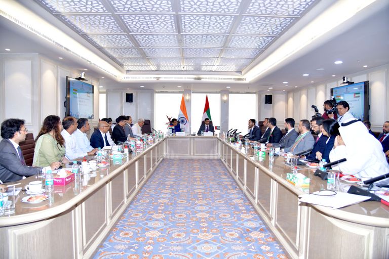 جانب من لقاء الشيخ محمد بن زايد آل نهيان وناريندرا مودي