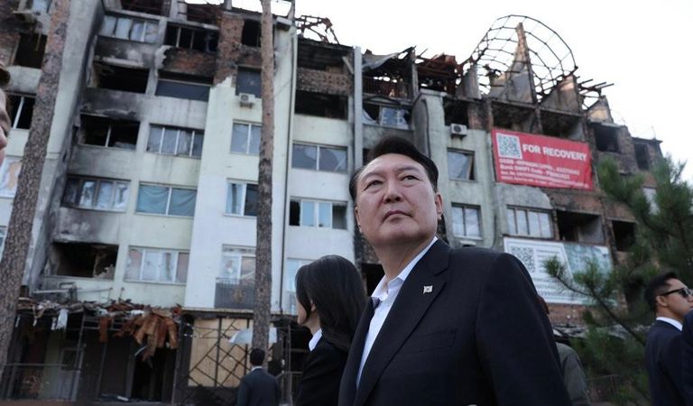 يون سوك يول وزوجته في جولة بأوكرانيا