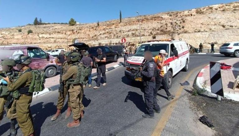 جنود إسرائيليون في موقع الحادث