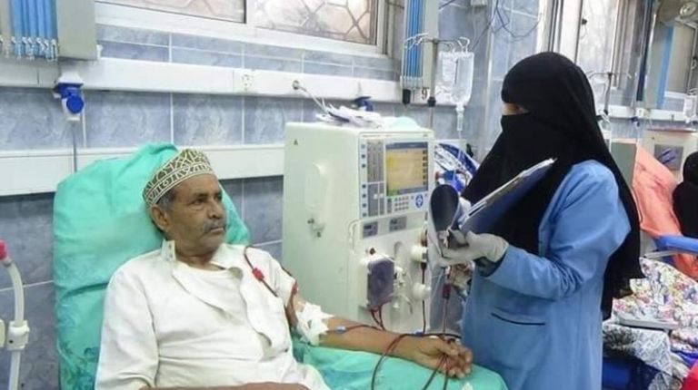 أحد مرضى الفشل الكلوي في مستشفى الثورة بتعز اليمنية- أرشيفية