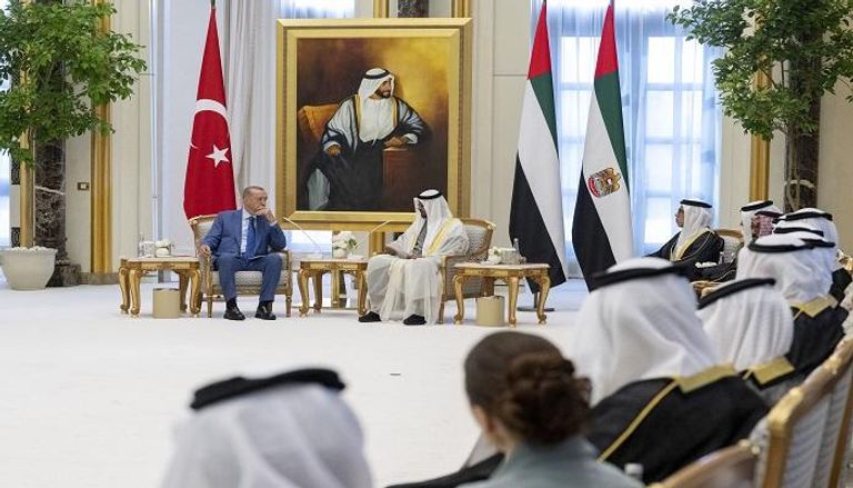 الشيخ محمد بن زايد آل نهيان رئيس دولة الإمارات ورجب طيب أردوغان رئيس تركيا