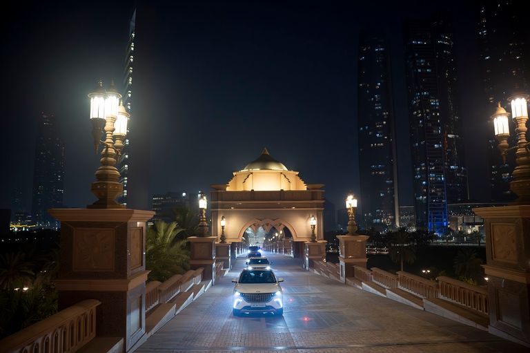 الرئيس أردوغان يهدي الشيخ محمد بن زايد آل نهيان سيارة كهربائية تركية الصنع- وام الرئيس أردوغان يهدي الشيخ محمد بن زايد آل نهيان سيارة كهربائية تركية الصنع- وام