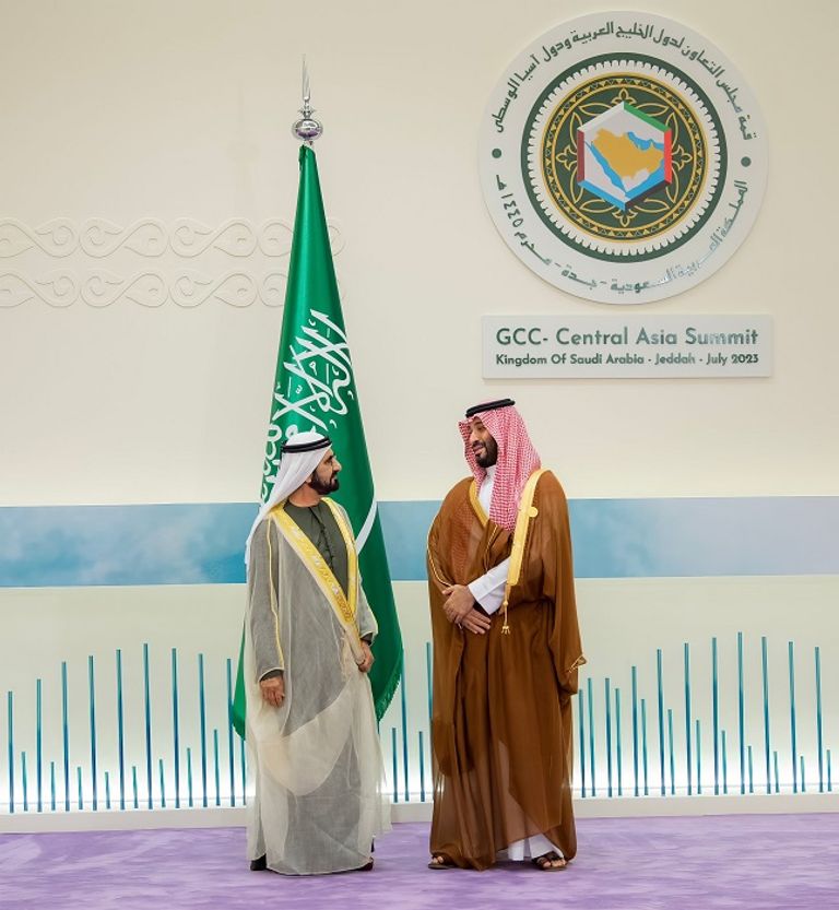 الشيخ محمد بن راشد آل مكتوم مع ولي العهد السعودي الشيخ محمد بن راشد آل مكتوم نائب رئيس دولة الإمارات رئيس الوزراء حاكم دبي