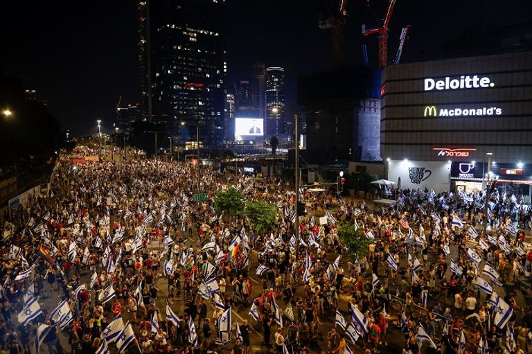 متظاهرون في إسرائيل ضمن احتجاجات غير مسبوقة على تشريع التعديلات القضائية