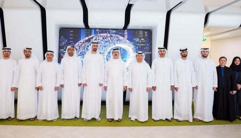 زيارة عمر سلطان العلماء لهيئة كهرباء دبي