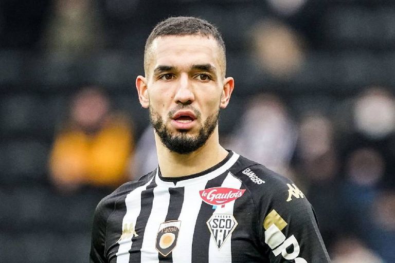 نبيل بن طالب نبيل بن طالب لاعب أنجيه الفرنسي