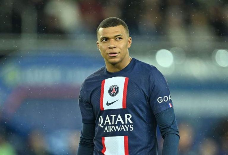 كيليان مبابي نجم باريس سان جيرمان كيليان مبابي بقميص باريس سان جيرمان