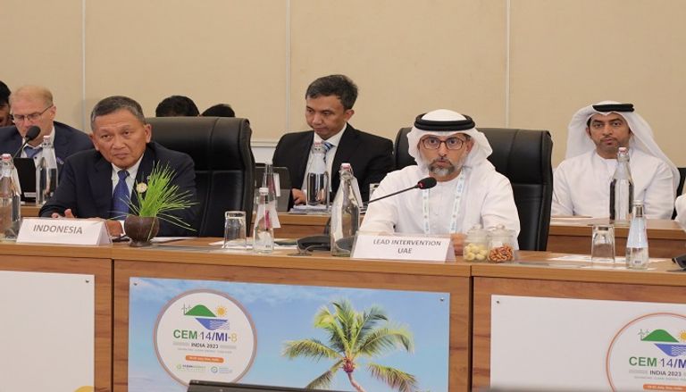 سهيل المزروعي وزير الطاقة والبنية التحتية الإماراتي