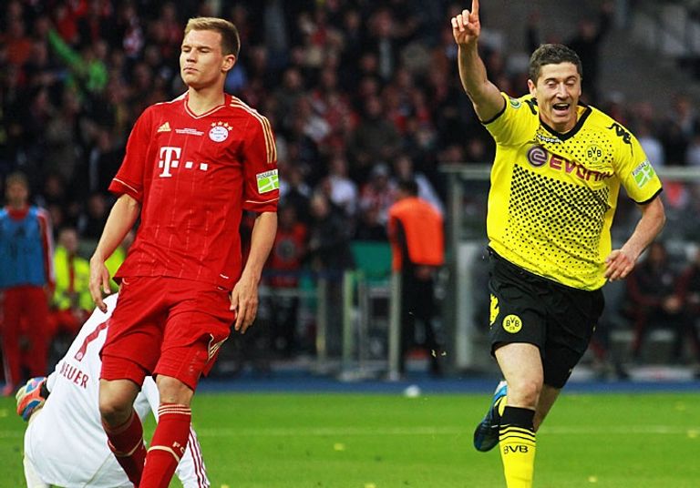 ليفاندوفسكي في ثاني موسم مع دورتموند روبرت ليفاندوفسكي مهاجم برشلونة