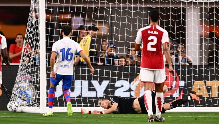 من مباراة أرسنال وبرشلونة من مباراة برشلونة وأرسنال