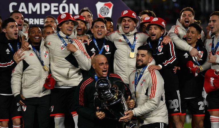 ريفر بليت يحتفل بالدوري الأرجنتيني