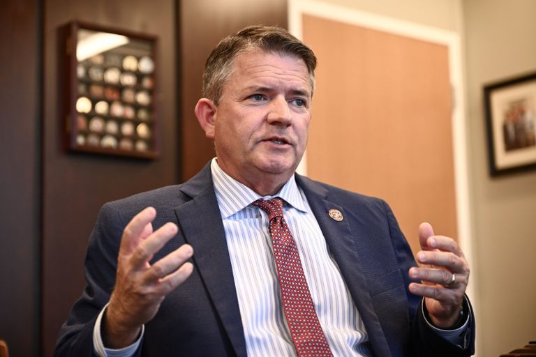 بيل غيتس في مكتبة بأريزونا