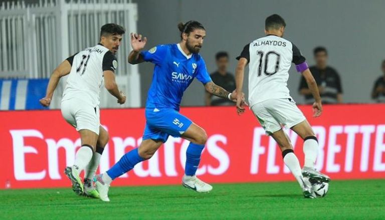 من مباراة الهلال والسد في البطولة العربية