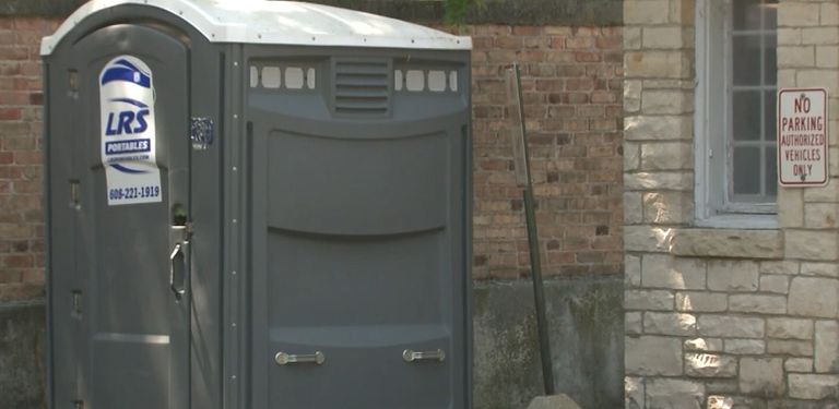 المرحاض المتنقل - أرشيفية