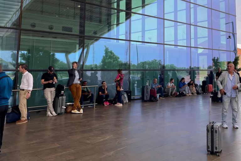 طائرة تجلي فرنسيين من نيامي