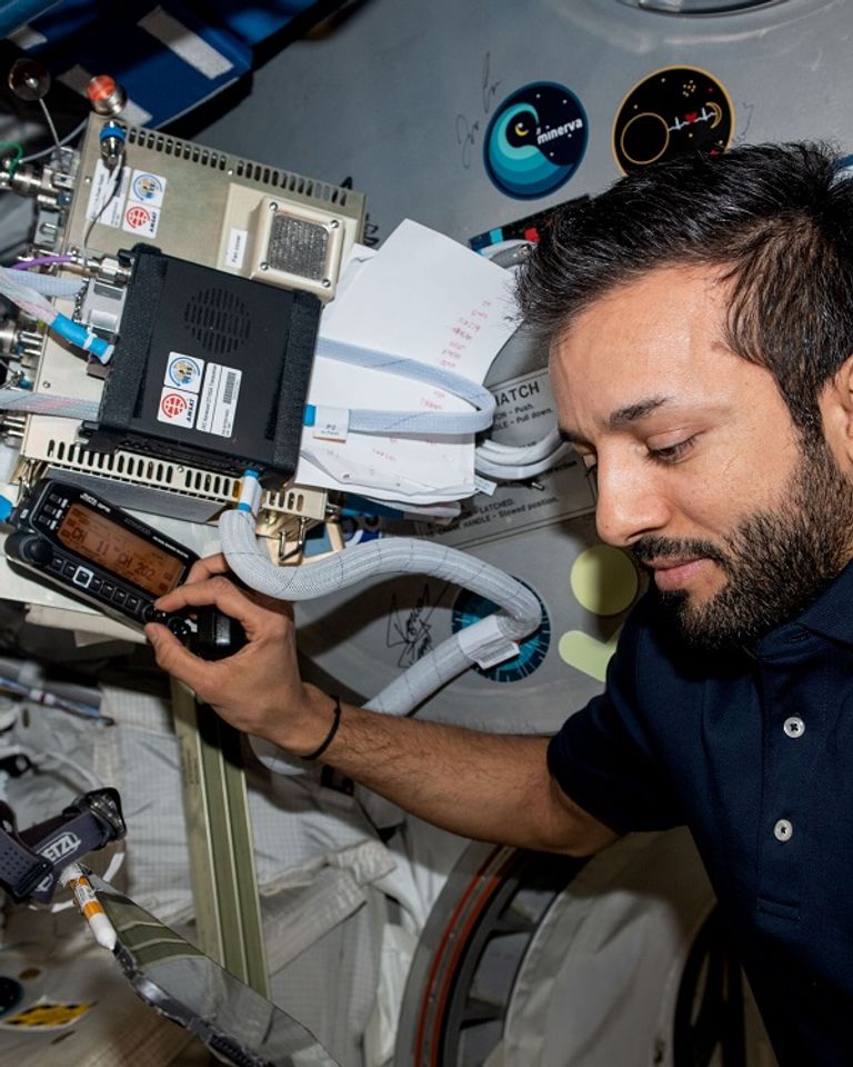 رائد الفضاء الإماراتي سلطان النيادي