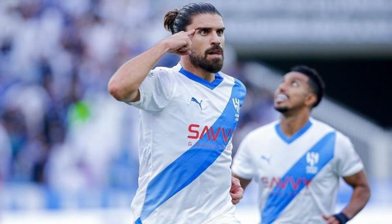 من مباراة الهلال والوداد في البطولة العربية