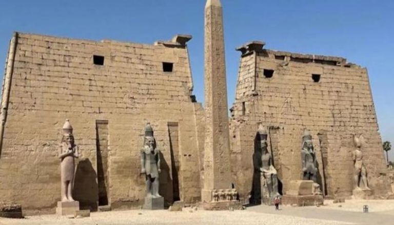 واجهة معبد الأقصر في مصر
