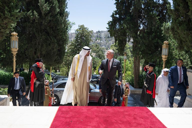 الشيخ محمد بن زايد آل نهيان مع العاهل الأردني الشيخ محمد بن زايد آل نهيان مع العاهل الأردني