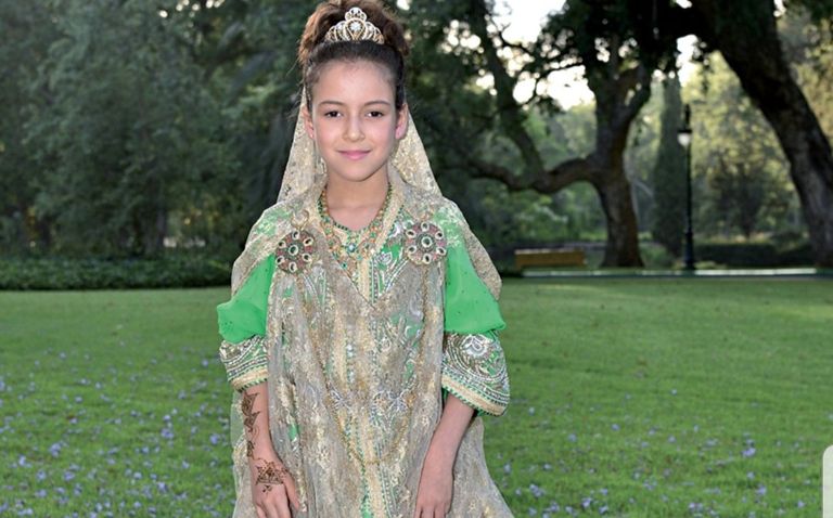 الأميرة خديجة رفقة والدها الملك محمد السادس وشقيقها ولي العهد الأمير الحسن