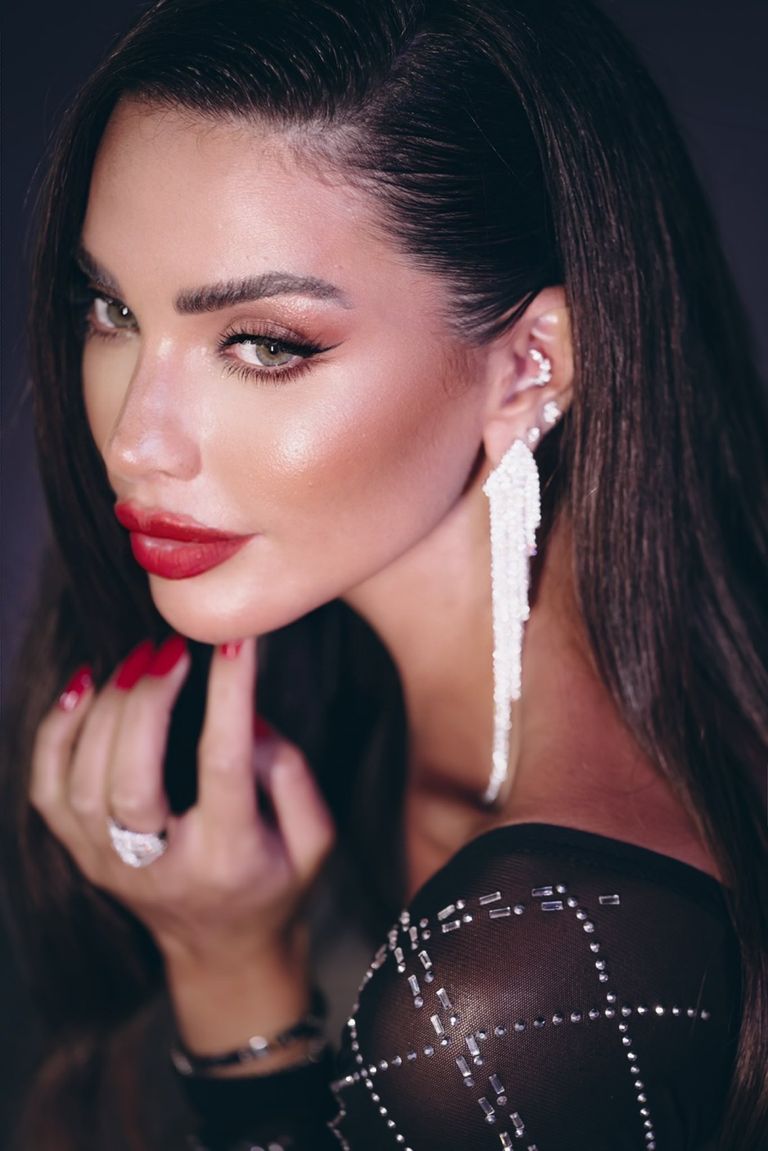 الممثلة اللبنانية داليدا خليل