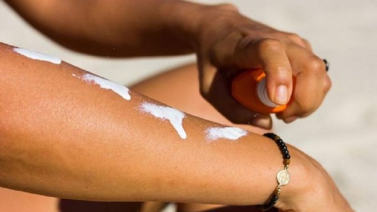 دراسات عدة تربط بين واقي الشمس وارتفاع معدلات العقم