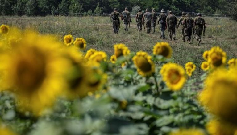جنود أوكرانيون خلال تدريبات - رويترز
