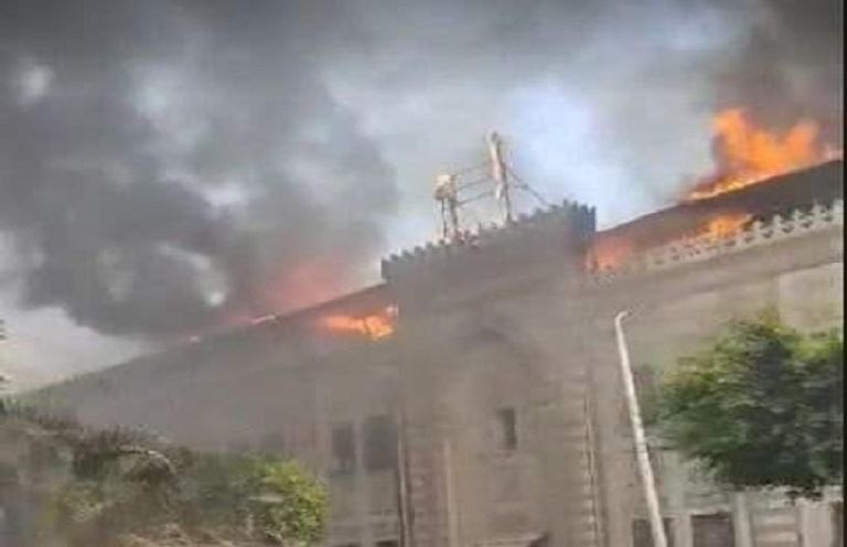 حريق مبنى وزارة الأوقاف المصرية