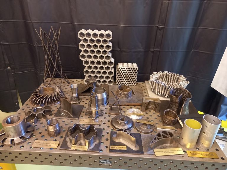 بعض الهياكل التي تم تصنيعها 