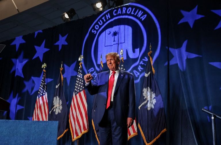 الرئيس الأمريكي السابق دونالد ترامب الرئيس الأمريكي السابق دونالد ترامب