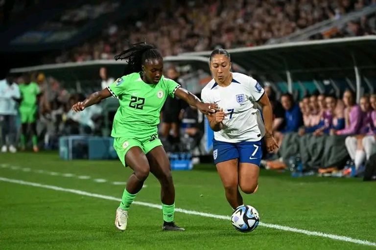 ألوزي من مباراة نيجيريا وإنجلترا في كأس العالم للسيدات 2023 من مباراة إنجلترا ونيجيريا في كأس العالم للسيدات 2023