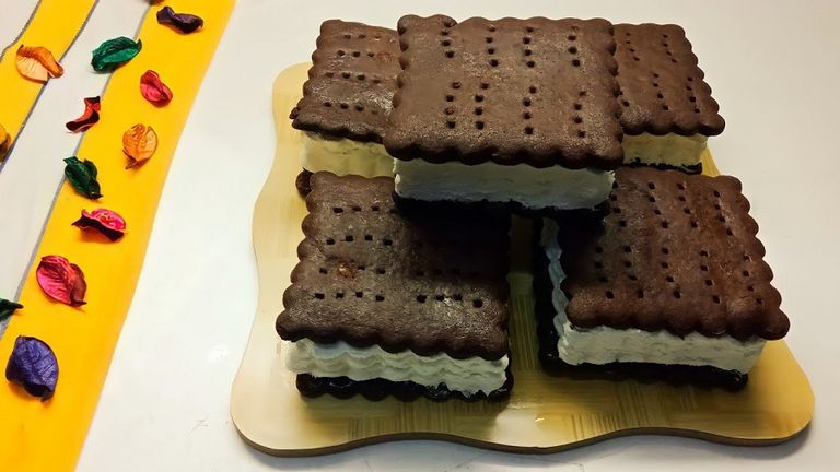 أطباق آيس كريم