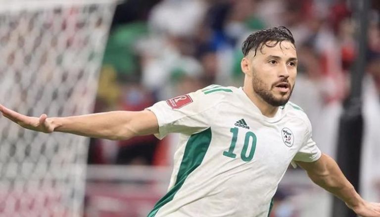 يوسف بلايلي نجم منتخب الجزائر 