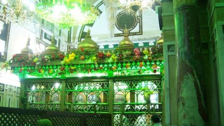 مقام السيدة نفيسة بالقاهرة