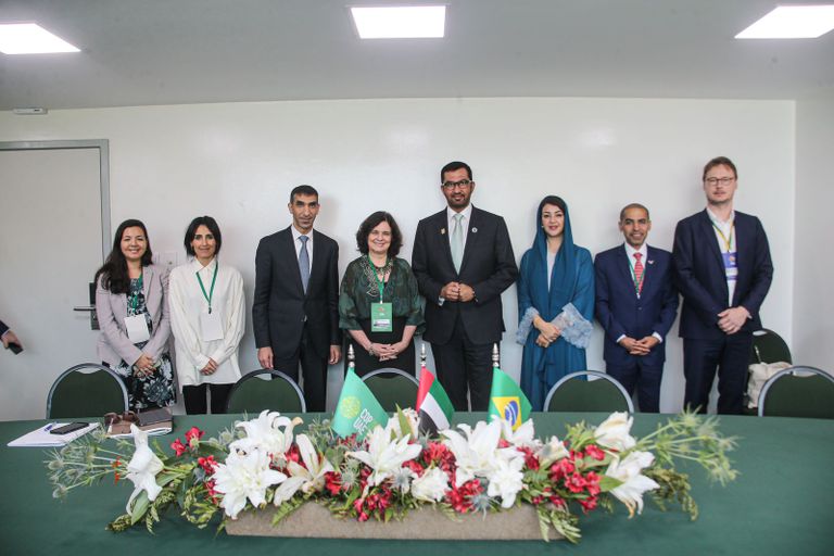 الدكتور سلطان بن أحمد الجابر ووزيرة الصحة البرازيلية الدكتور سلطان بن أحمد الجابر ووزيرة الصحة البرازيلية