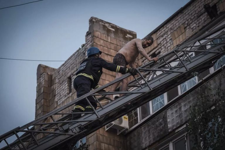 مبنى وفندق تعرضا لتدمير جزئي في بوكروفسك
