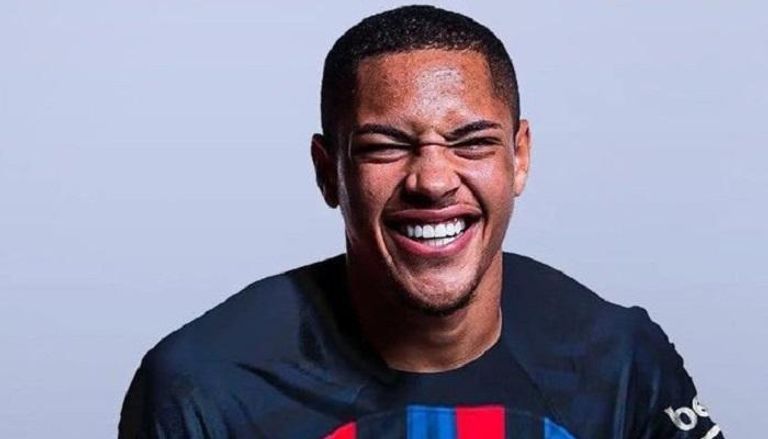 فيتور روكي لاعب برشلونة الجديد برونو سافيو لاعب الأهلي المصري السابق