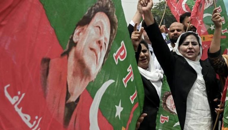أنصار خان خلال تجمع احتجاجي في لاهور - أرشيفية
