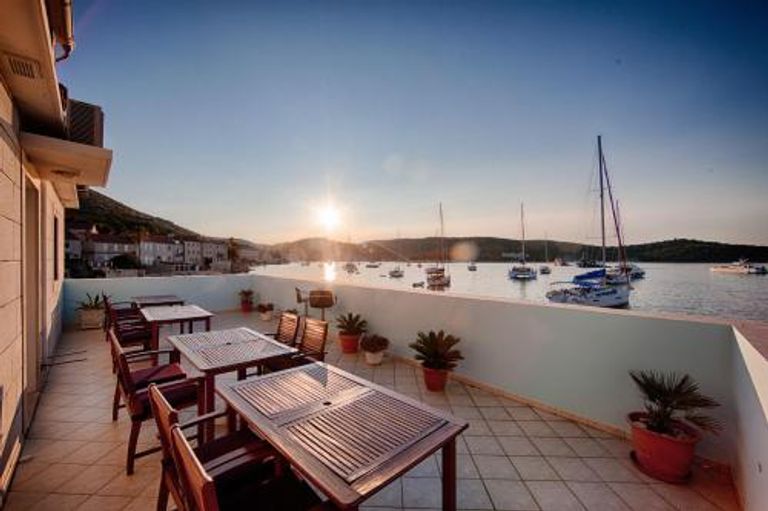 Nautik Studio A4 أحد أفضل الفنادق في جزيرة فيس