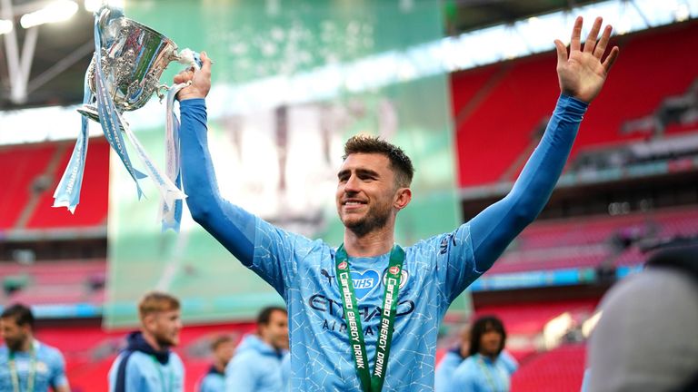 إيميريك لابورت مدافع مانشستر سيتي مانشستر سيتي