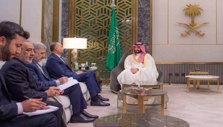 ولي العهد السعودي يستقبل وزير خارجية إيران