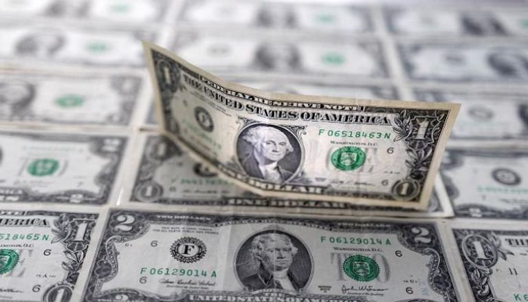 عملات ورقية من الدولار الأمريكي- رويترز