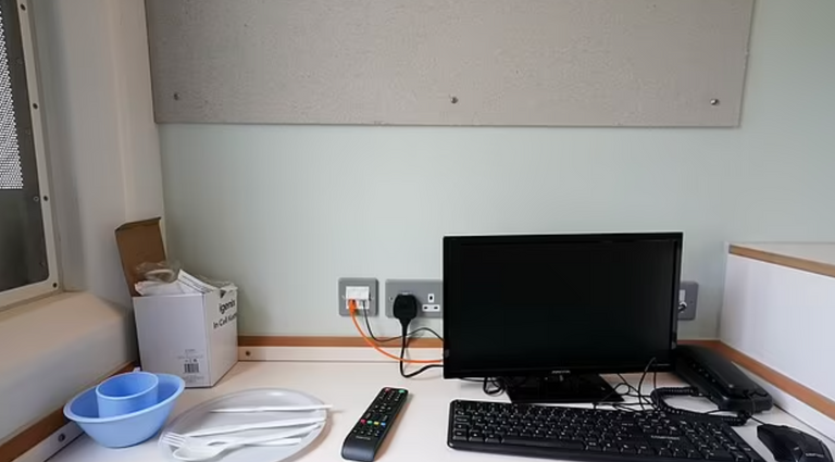 سجن فولتون في الأعلى.. والسفاحة في الأسفل