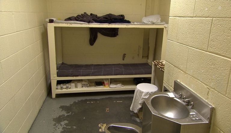 جانب من سور السجن