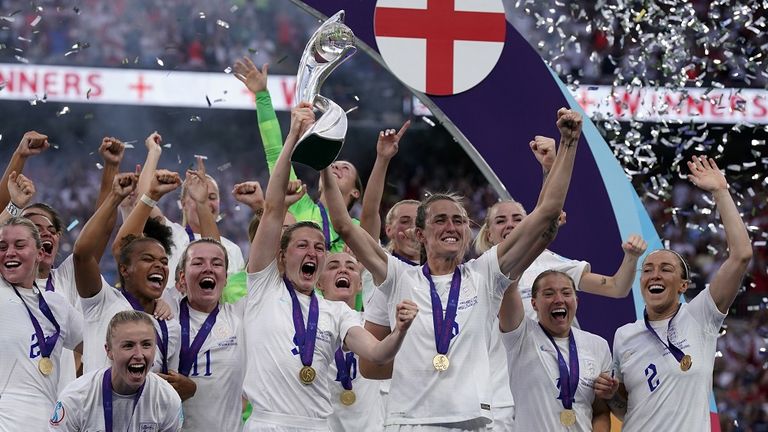 منتخب إنجلترا بطل أمم اوروبا للسيدات 2022 كرة القدم النسائية